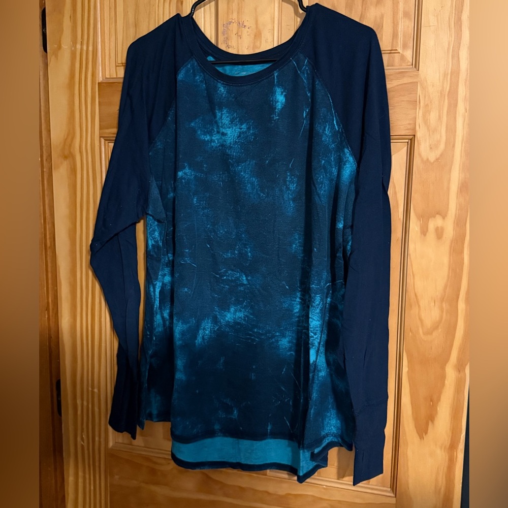 long sleeve athletic top